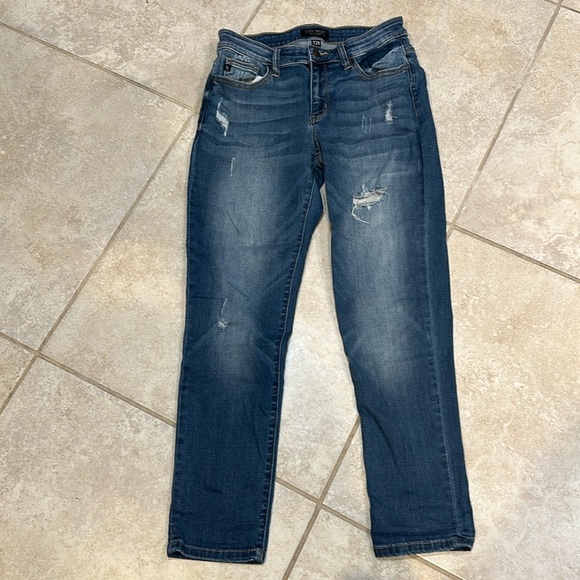 Judy Blue Mid-Rise Boyfriend Fit Destroyed Jeans 7/28 - Picture 1 of 6